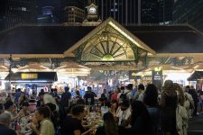 2026-10-20-maj-10-raisons-visiter-singapour-hawker.jpg