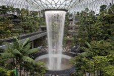 2026-10-20-maj-10-raisons-visiter-singapour-jewel.jpg