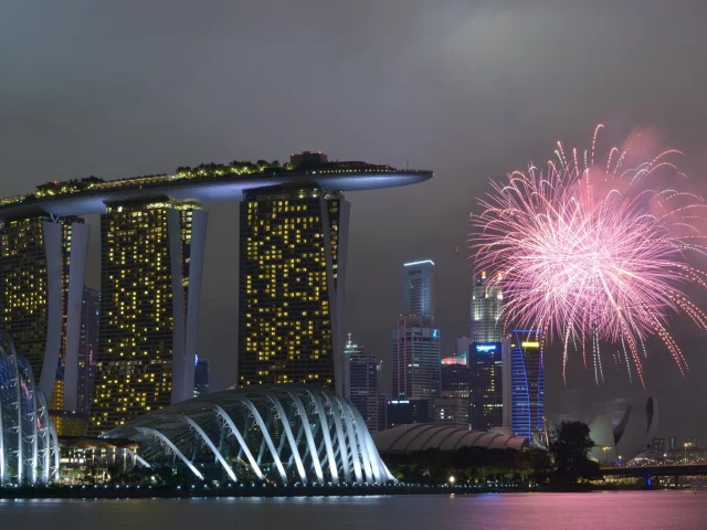 Feux d'artifice devant Marina Bay Sands