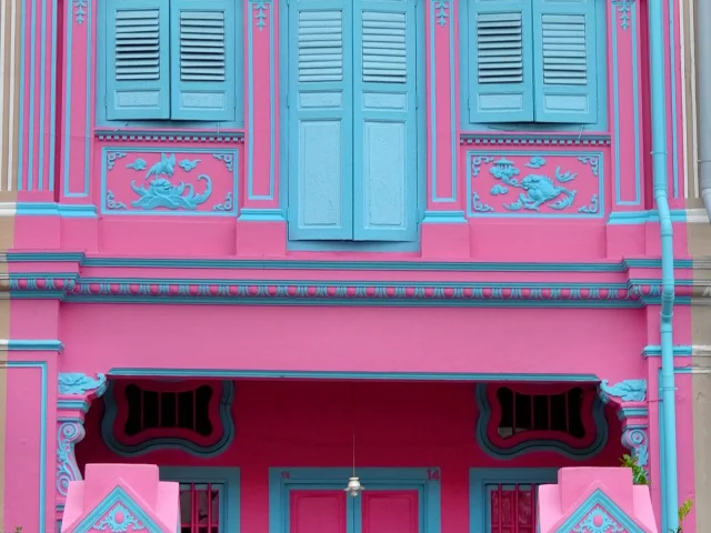 Façade rose et turquoise à Joo Chiat