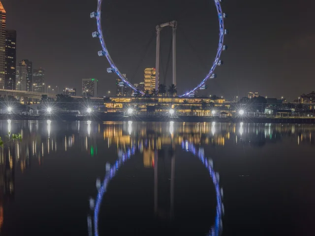 Le Singapore Flyer et son reflet