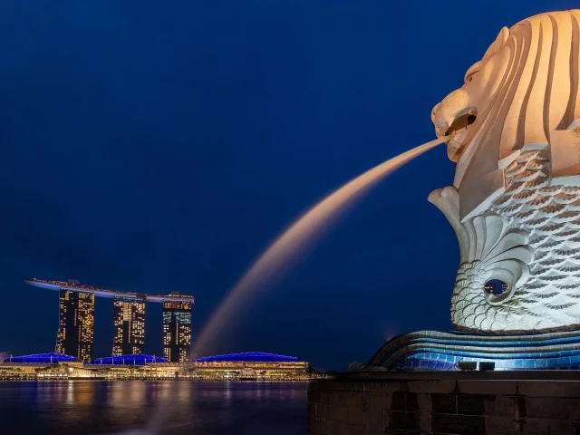 Le Merlion face à Marina Bay Sands