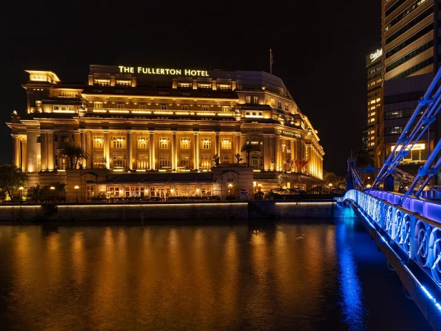 Le Fullerton Hotel de nuit