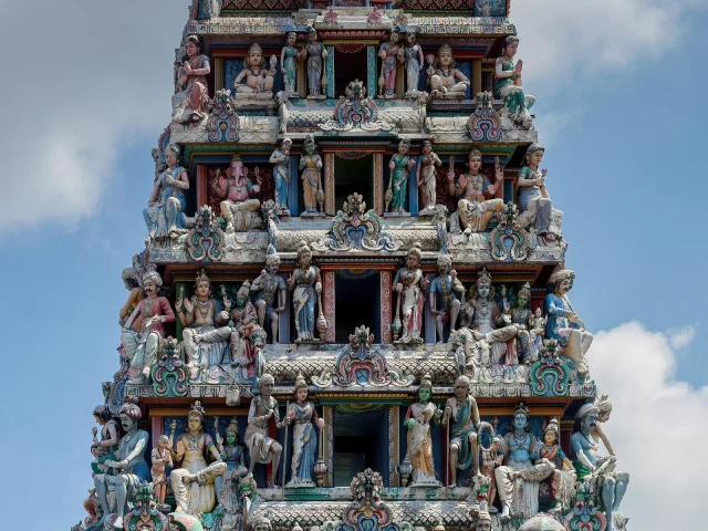 Gopuram du temple Sri Mariamman