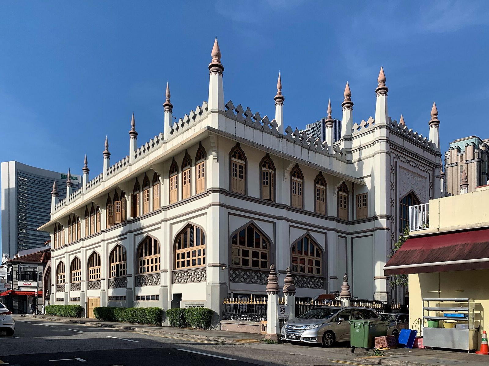 La mosquée du Sultan de côté