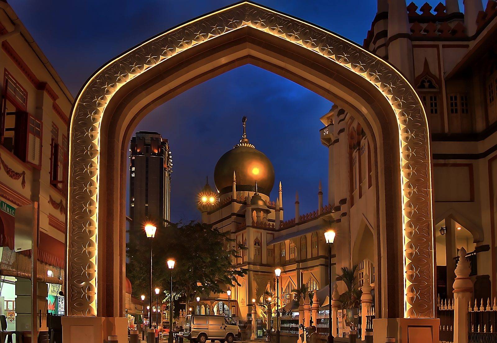 La mosquée du Sultan la nuit