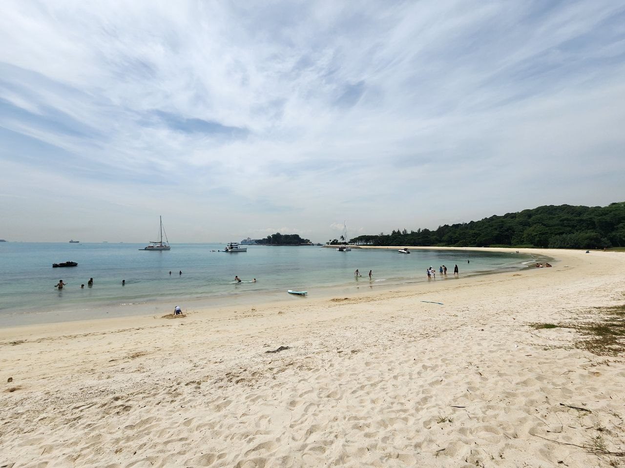 La plage de Lazarus Island