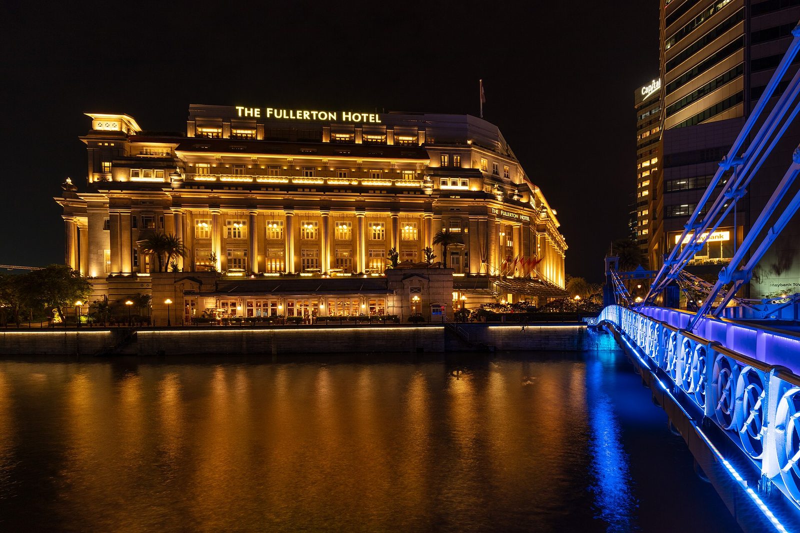 Le Fullerton Hotel de nuit