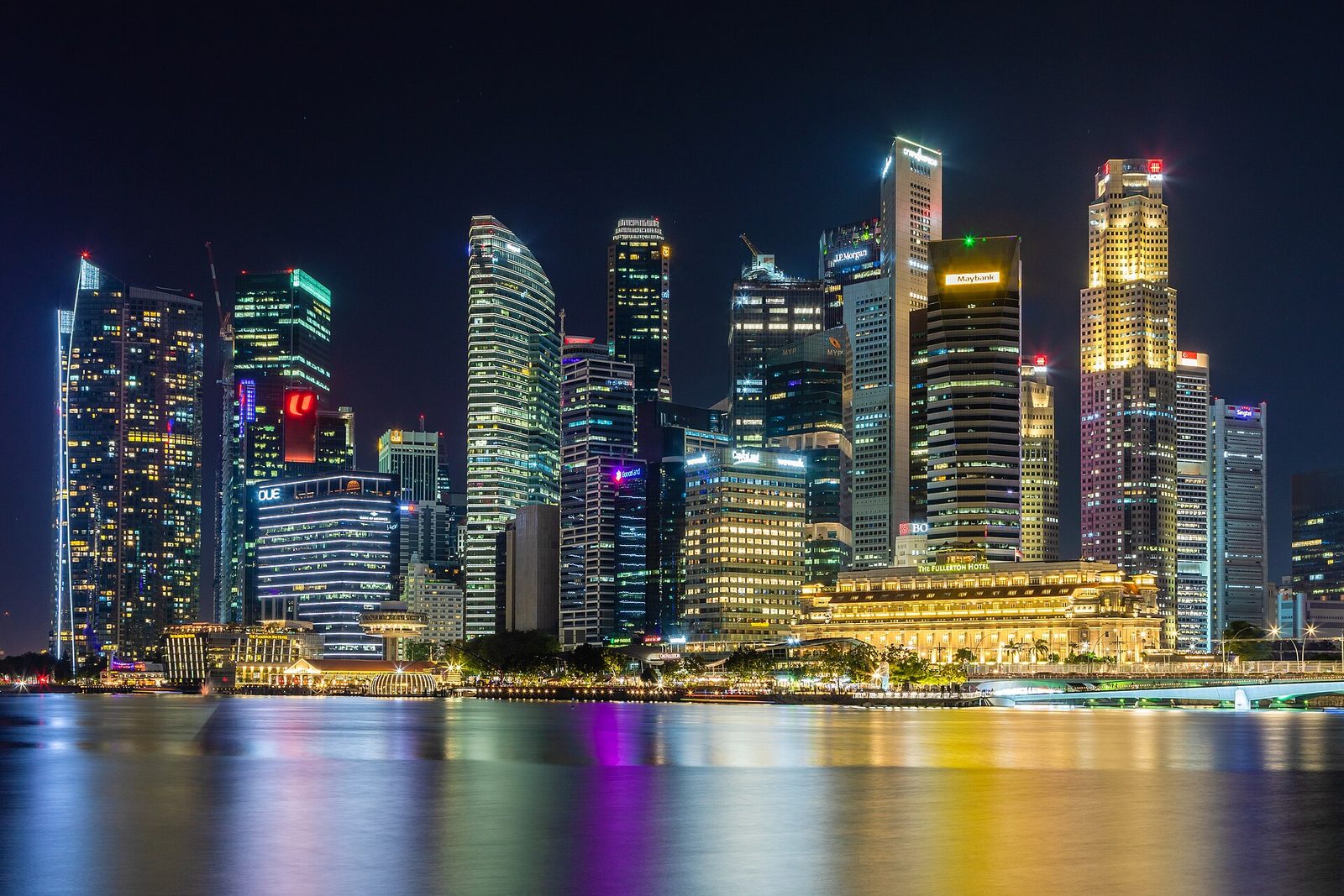Le quartier d'affaires la nuit